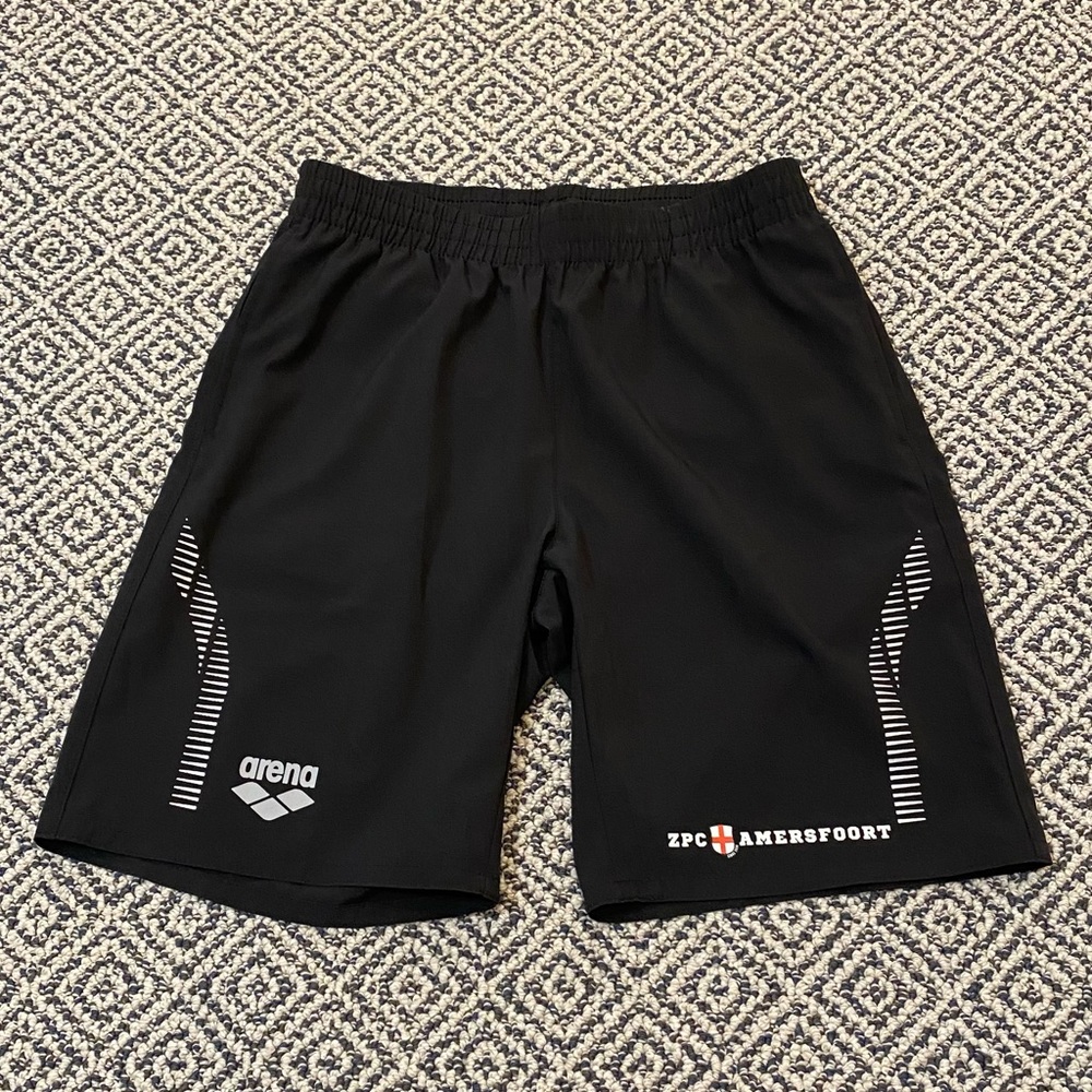 🎉 EUC! 🎉 Like New! Arena Youth XL Black Shorts with drawstring